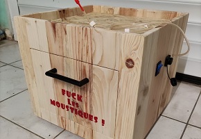 SOCLE PIEGE MOUSTIQUES